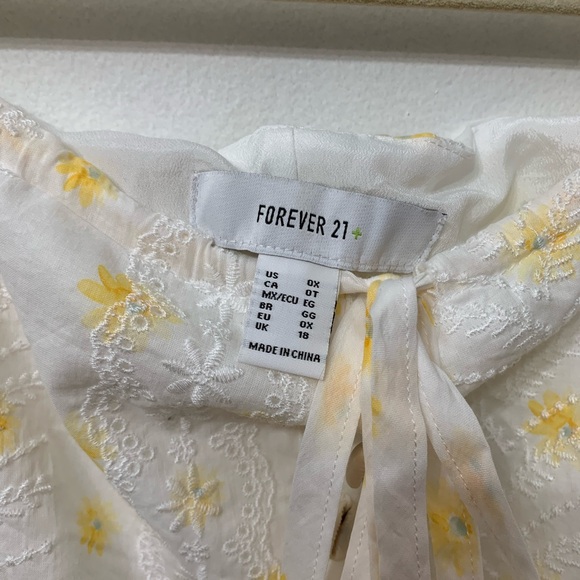 Floral White and Yellow Skirt - Picture 3 of 4